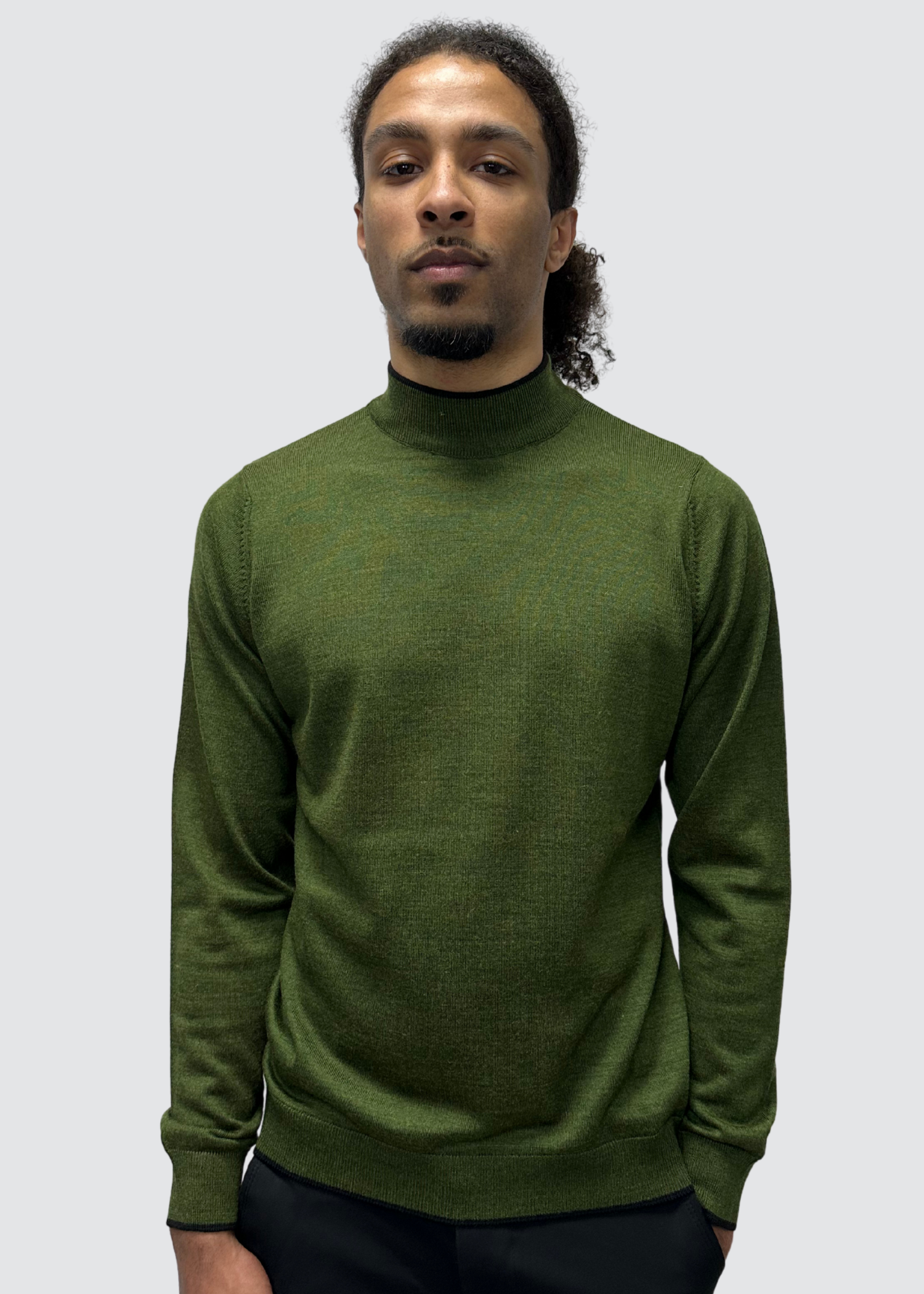 AVBA Turtleneck Sweater: A Stylish Expression of Luxurious Brown