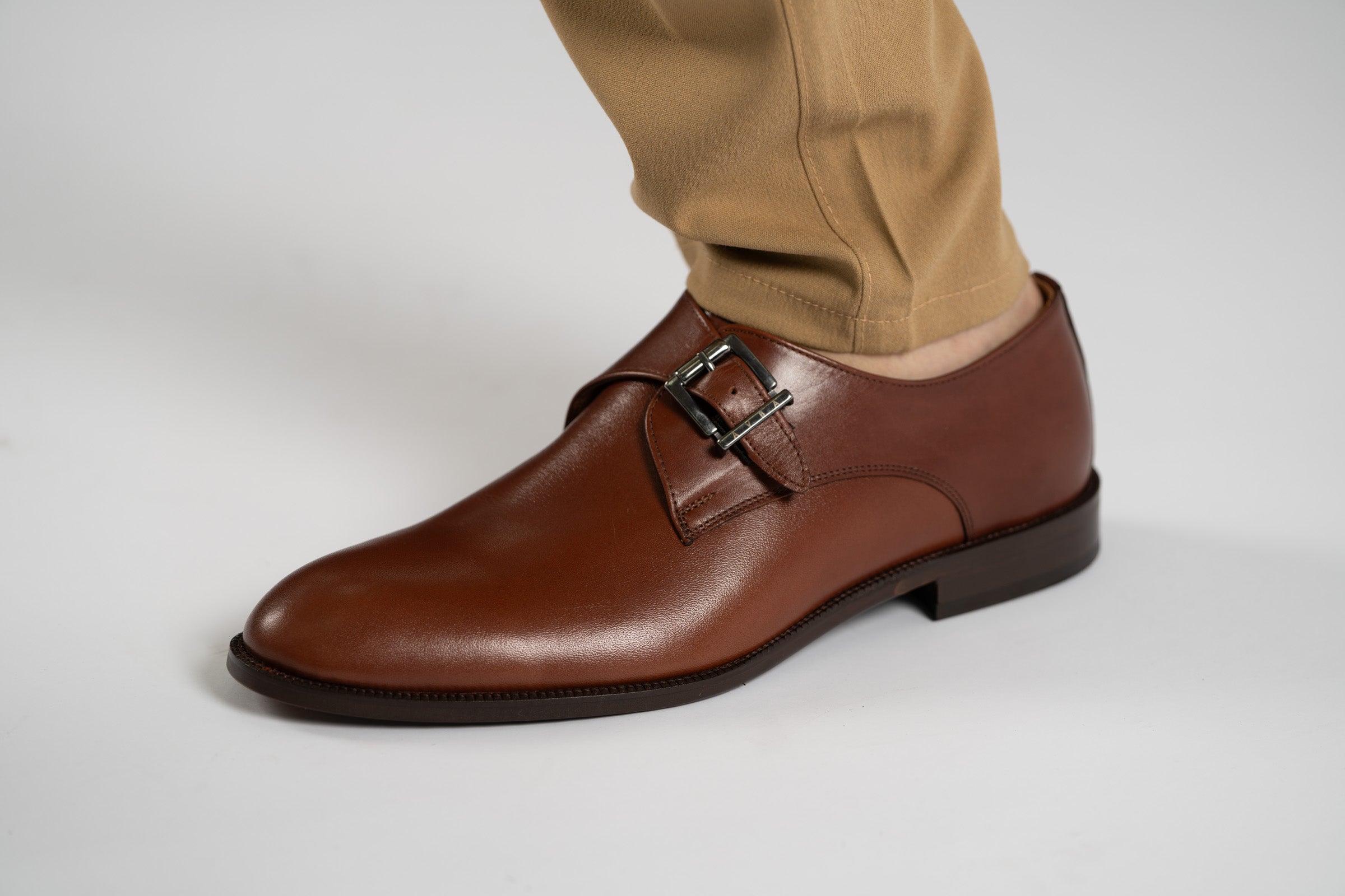 AVBA Buckle shoe leather | Brown