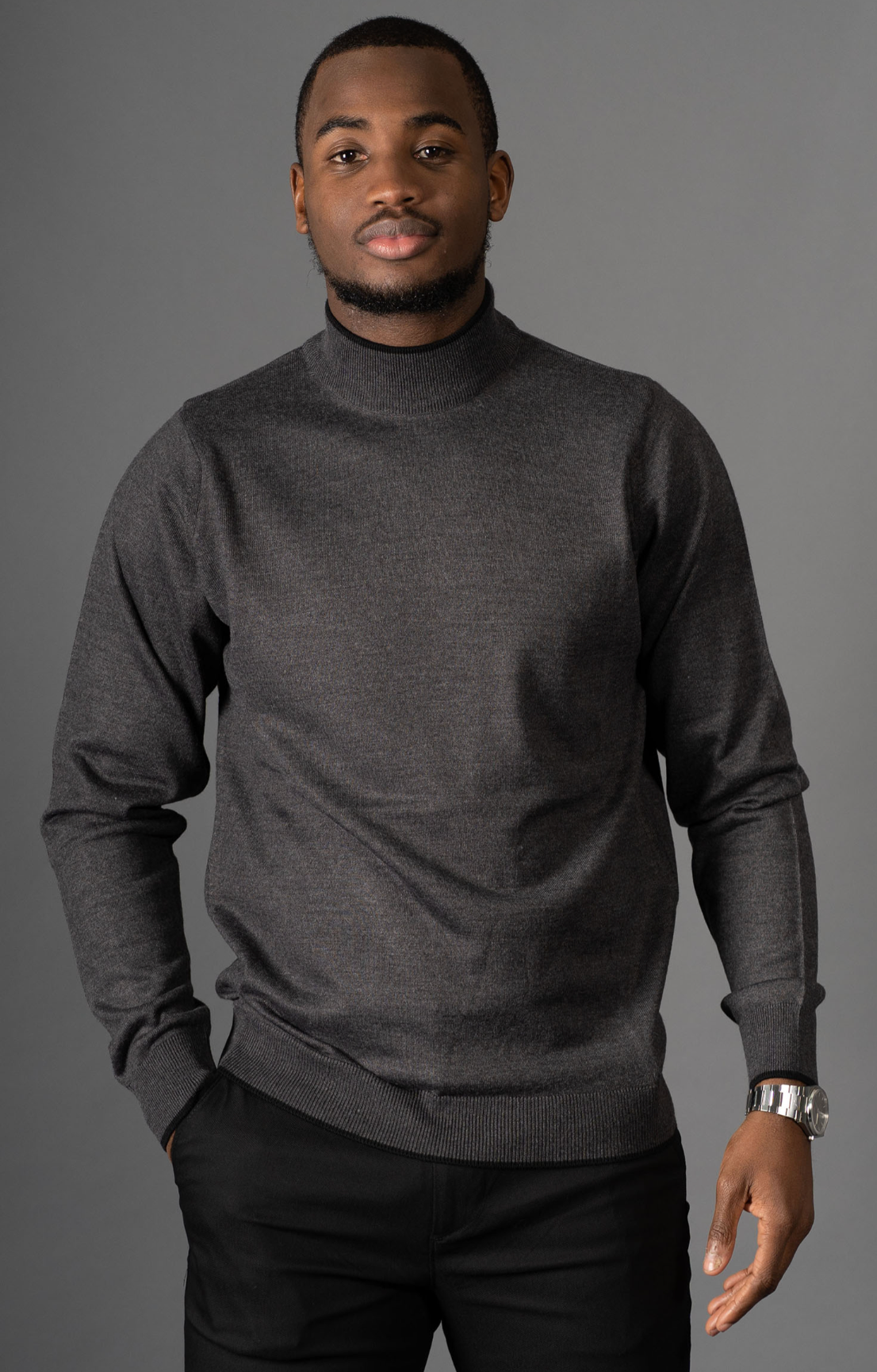 AVBA Turtleneck Sweater: A Stylish Expression of Luxurious Brown