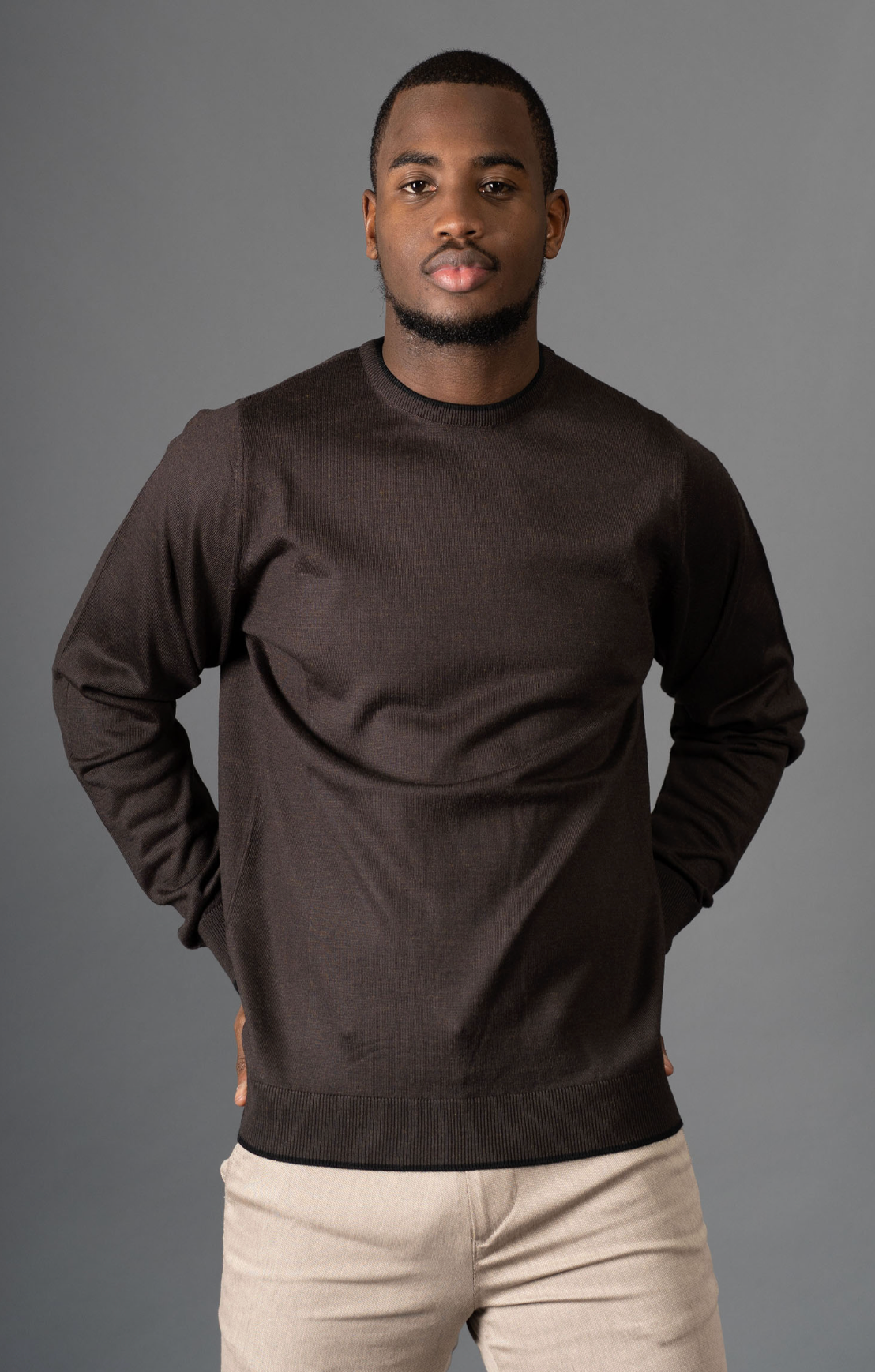 AVBA Classic Sweater: A Stylish Expression of Luxurious Black