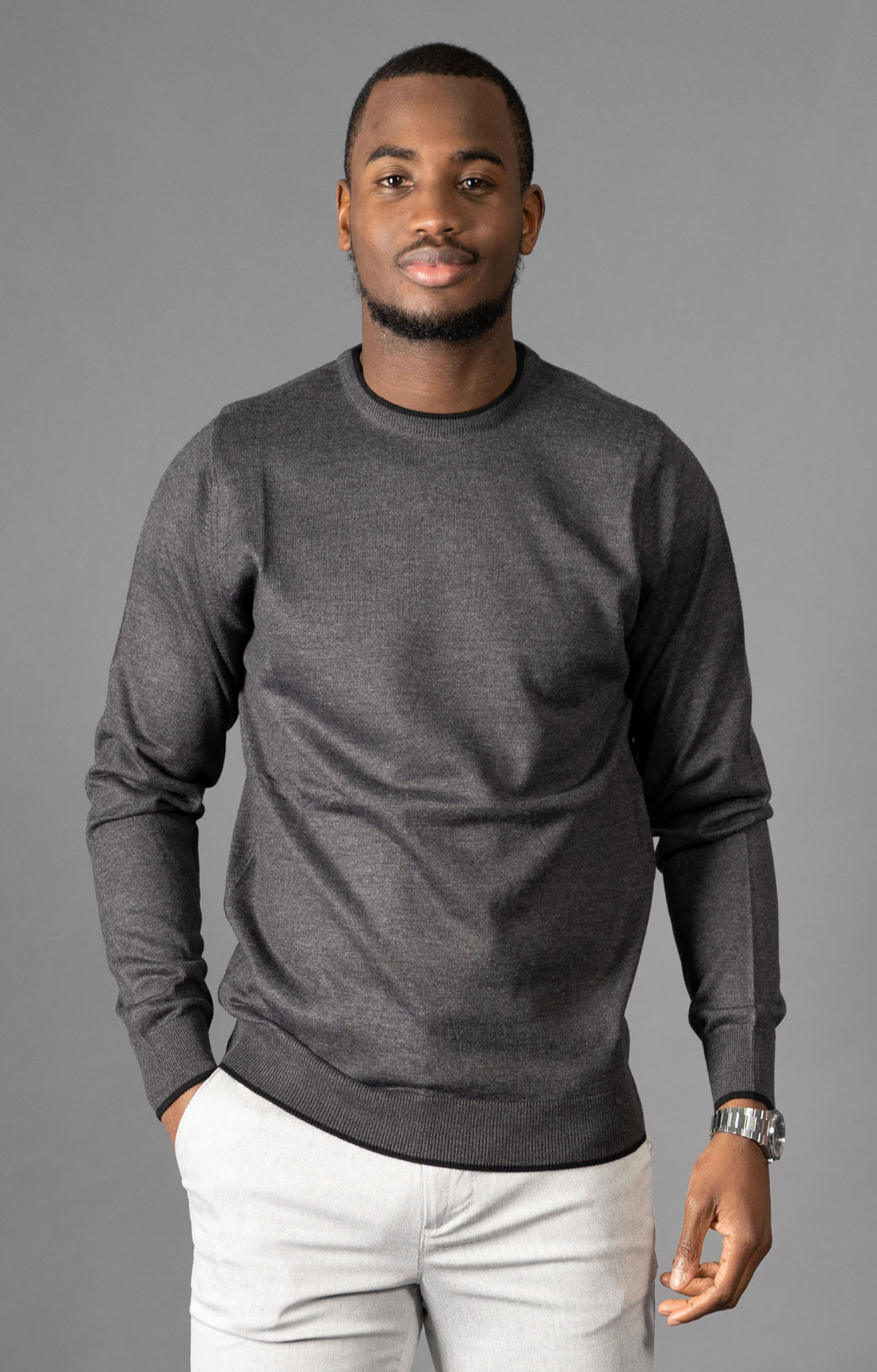 AVBA Classic Sweater: A Stylish Expression of Luxurious Grey