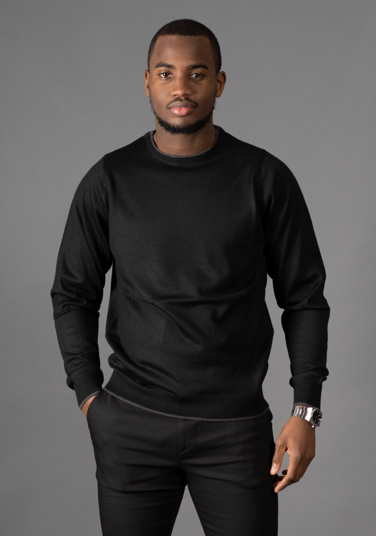 AVBA Classic Sweater: A Stylish Expression of Luxurious Bordeaux